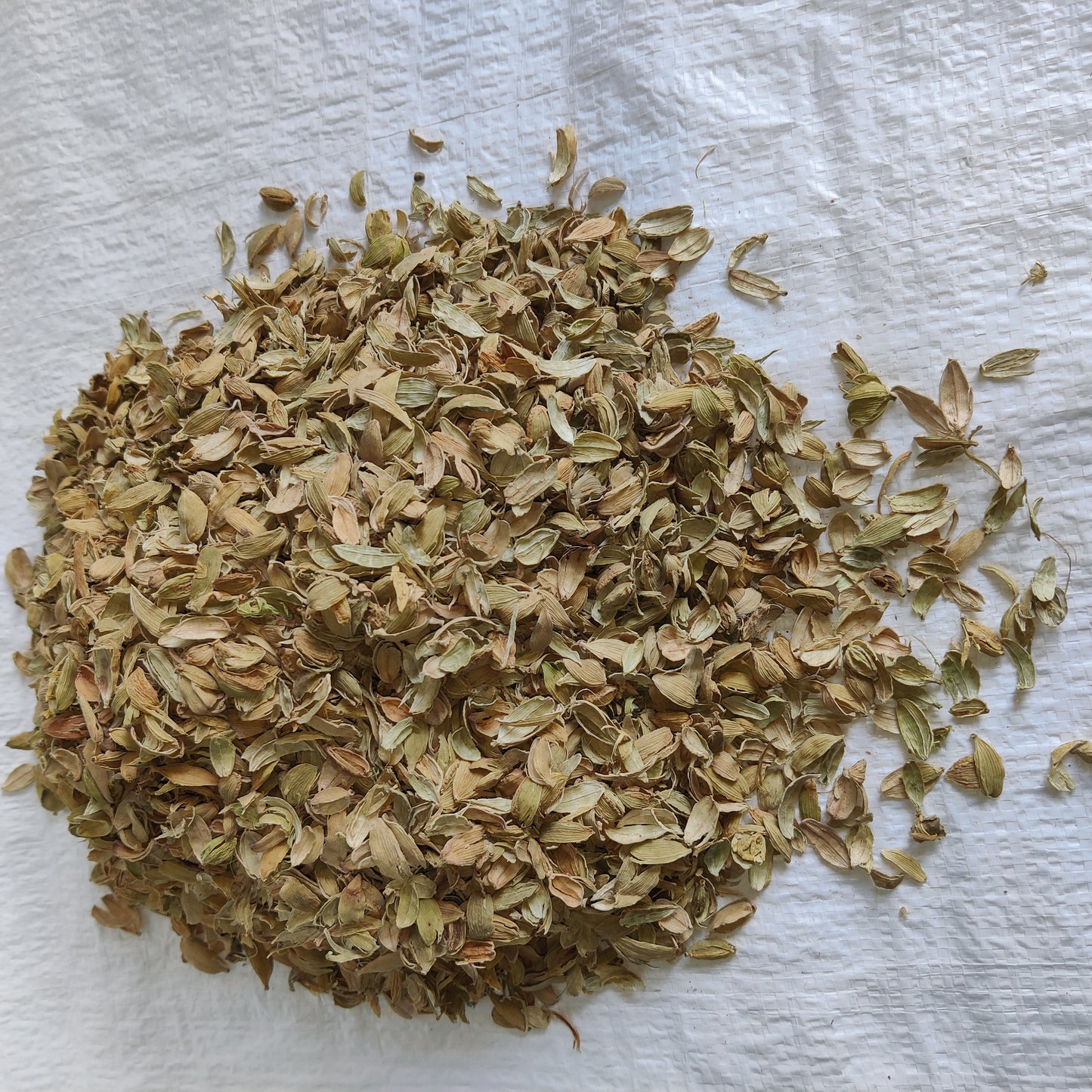 Elaichi or Cardomom Husk / Chhilka