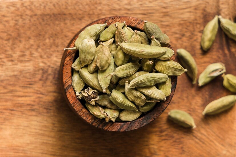 Whole Green Cardamom (Elaichi) | Elettaria cardamomum